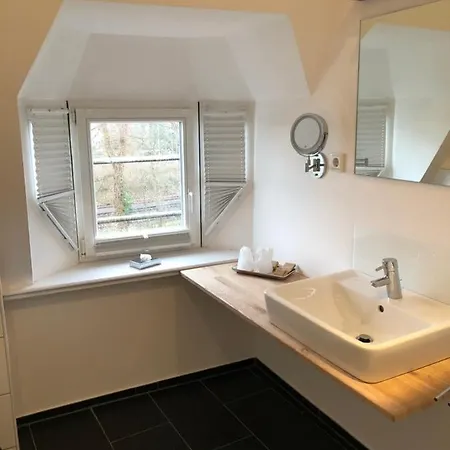 Lili Living Hotel 4*