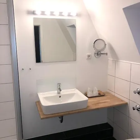 Lili Living 4* Ratingen